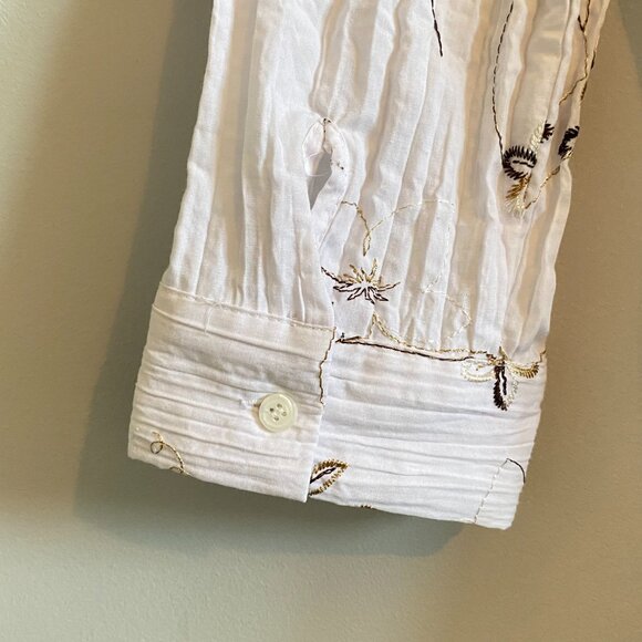 Embroidered Button Down Shirt with Tapered Waist and Trim Detail Y2K - Picture 10 of 11